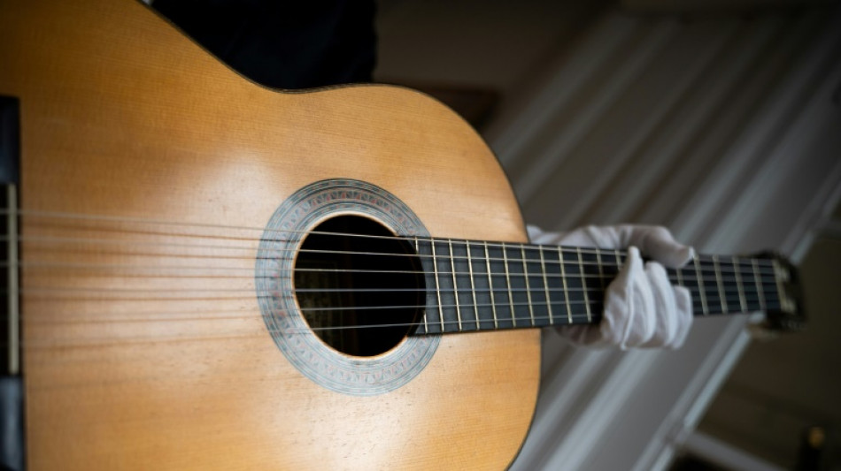 La legendaria guitarra espa&ntilde;ola "La In&eacute;dita", a subasta en Par&iacute;s