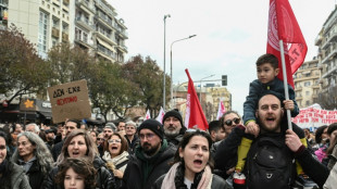 Catastrophe ferroviaire en Gr&egrave;ce: des milliers de manifestants r&eacute;clament "justice"