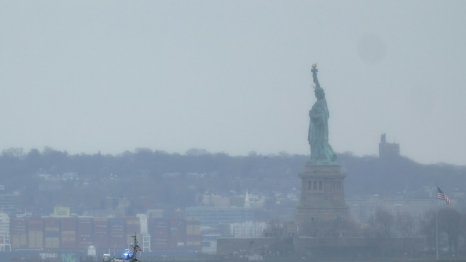 Une famille de touristes tu&eacute;s dans le crash d'un h&eacute;licopt&egrave;re dans le fleuve de New York