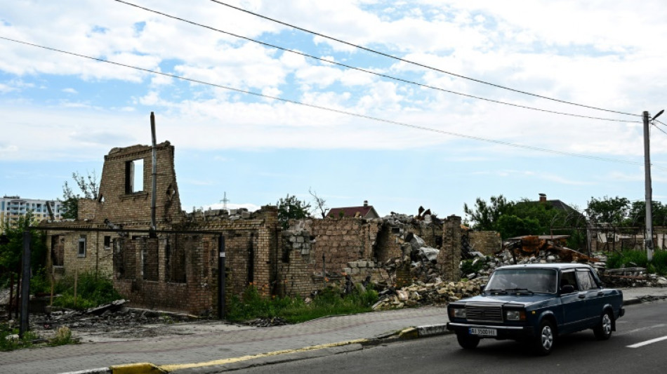 Ukraine: Kiev tente de ralentir l'arm&eacute;e russe, conf&eacute;rence sur la reconstruction en Suisse