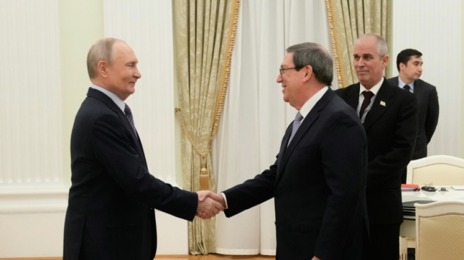 Poutine d&eacute;nonce les sanctions contre Cuba, que la Russie "n'accepte pas"