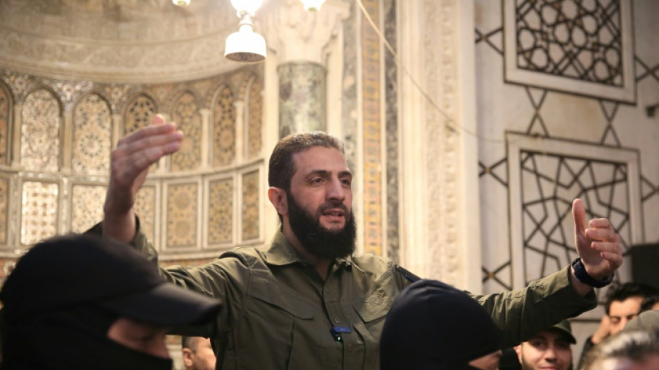 L&iacute;der s&iacute;rio Jolani promete dissolver as fac&ccedil;&otilde;es rebeldes