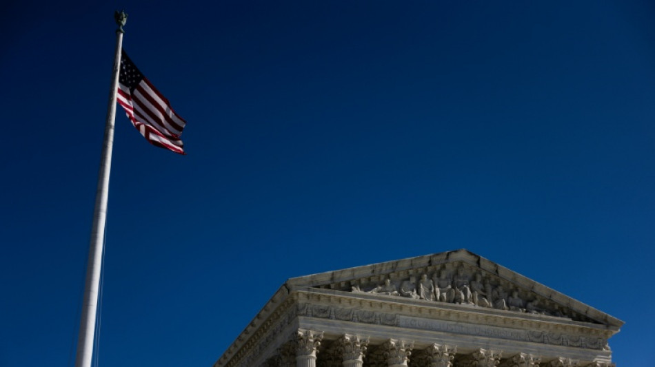 Supremo dos EUA permite que Trump revogue prote&ccedil;&atilde;o legal de mais de 500.000 imigrantes