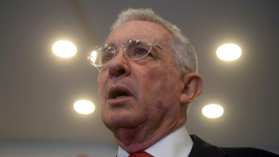 Tribunal da Col&ocirc;mbia rejeita arquivamento de caso contra Uribe