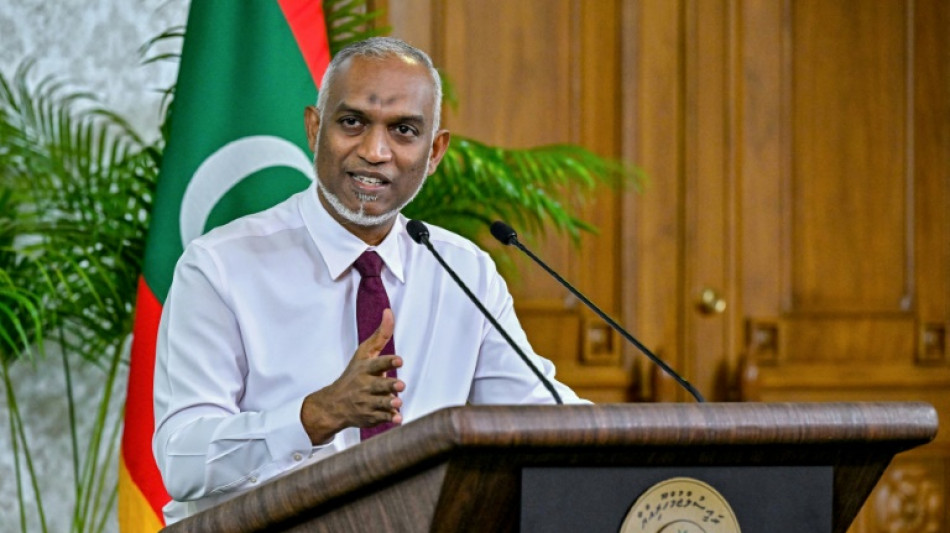 Maldives president holds record 15-hour press conference