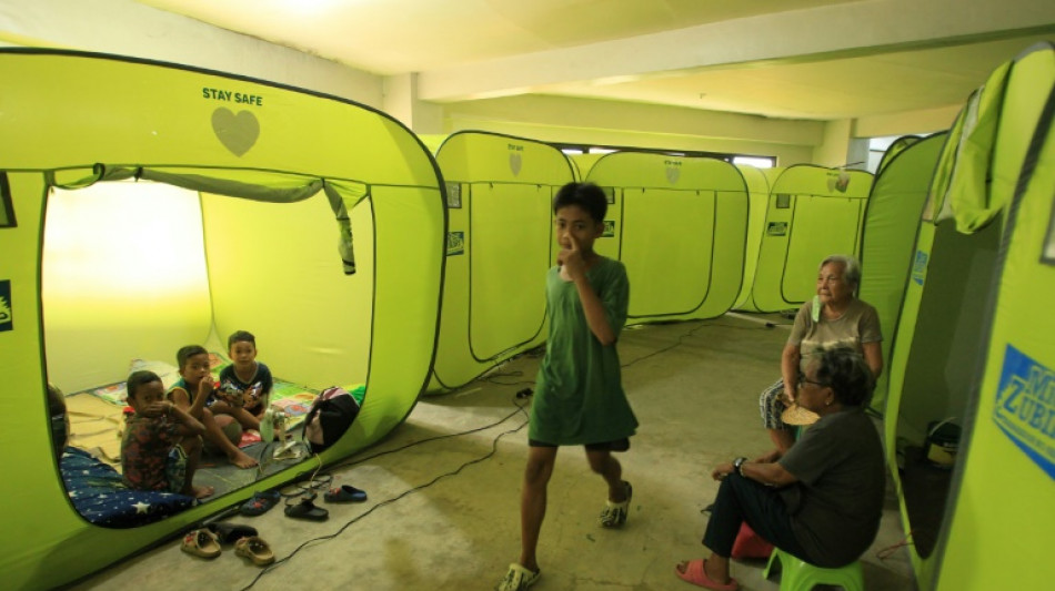 El "potencialmente catastr&oacute;fico" supertif&oacute;n Man-yi toca tierra en Filipinas