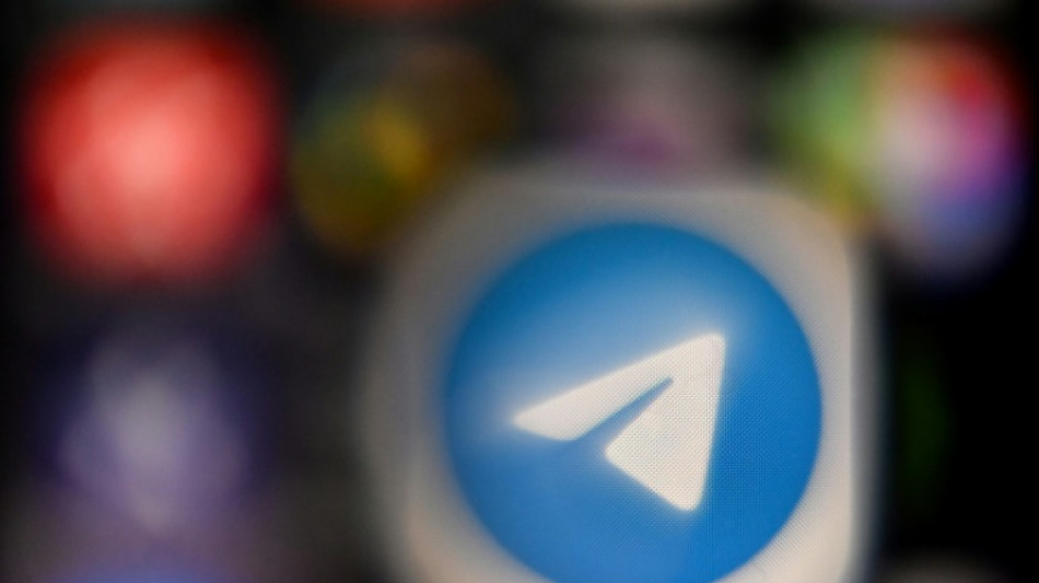 Rusos temen perder "principal fuente de informaci&oacute;n" tras detenci&oacute;n del fundador de Telegram