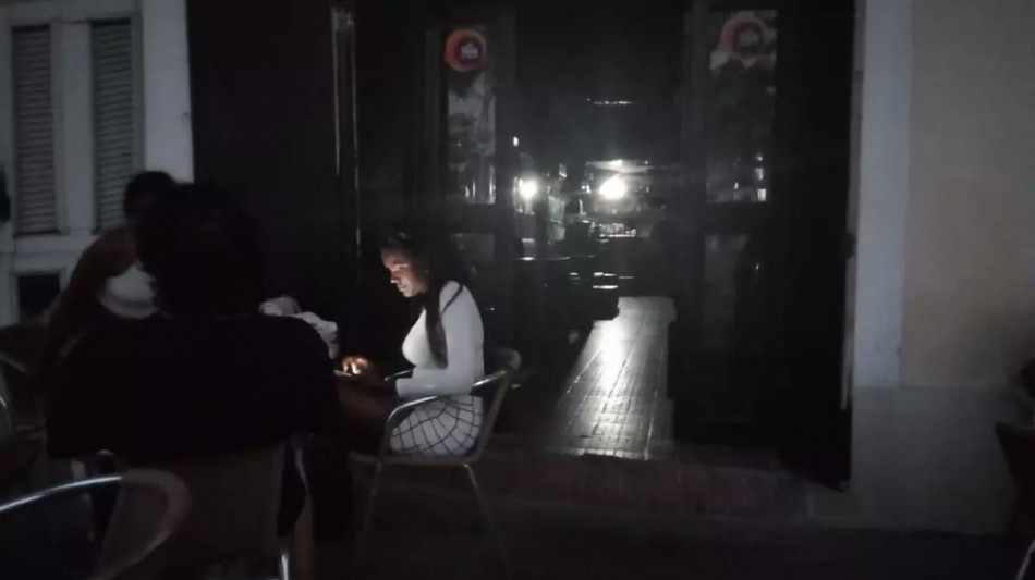 Cuba ripiomba nell'oscurit&agrave;, il 60% dell'isola al buio