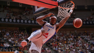 Basket: la France bat l’Espagne pour son premier gros test avant l’Euro