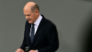 Chefe de Governo da Alemanha enfrenta voto de confian&ccedil;a