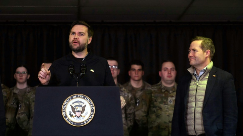 Au Groenland, le vice-pr&eacute;sident am&eacute;ricain fustige le Danemark