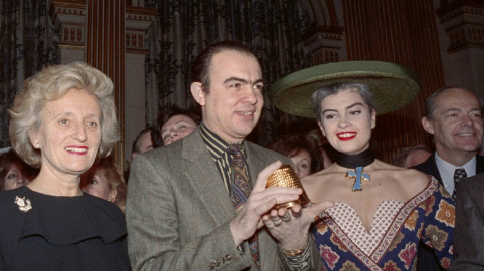 El grupo espa&ntilde;ol Sociedad Textil Lonia compra la marca francesa Christian Lacroix