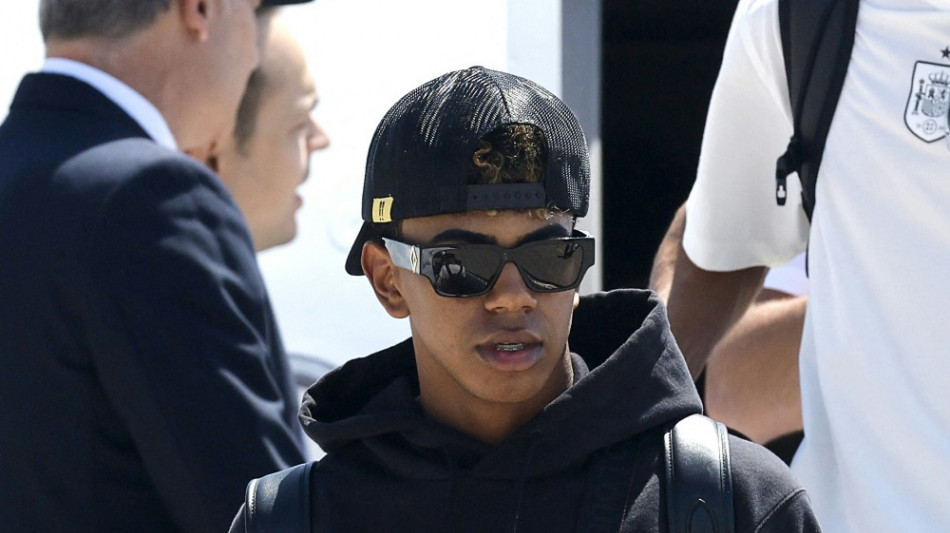 Schock f&uuml;r Yamal: Vater auf Parkplatz niedergestochen