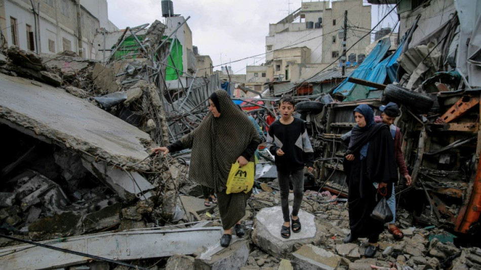 Doze ref&eacute;ns e 30 presos palestinos s&atilde;o libertados ap&oacute;s extens&atilde;o da tr&eacute;gua Israel-Hamas