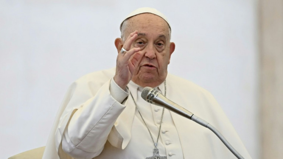 Invas&atilde;o russa da Ucr&acirc;nia &eacute; 'desastre vergonhoso para a humanidade', lamenta o papa
