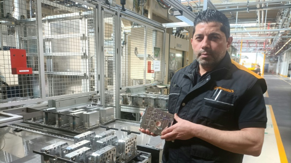 Pour les salari&eacute;s des sous-traitants automobiles, la route p&eacute;rilleuse de l'&eacute;lectrification