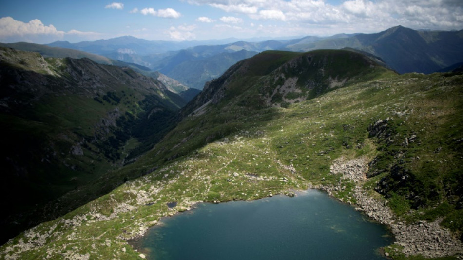 Dans les Pyr&eacute;n&eacute;es, les lacs de montagne "sentinelles" du r&eacute;chauffement climatique