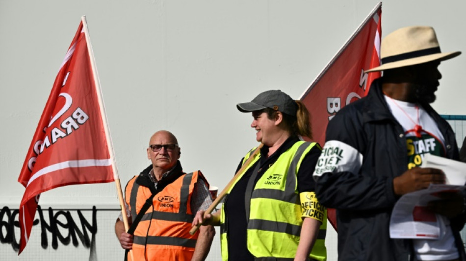Segundo gran d&iacute;a de huelga en los ferrocarriles brit&aacute;nicos