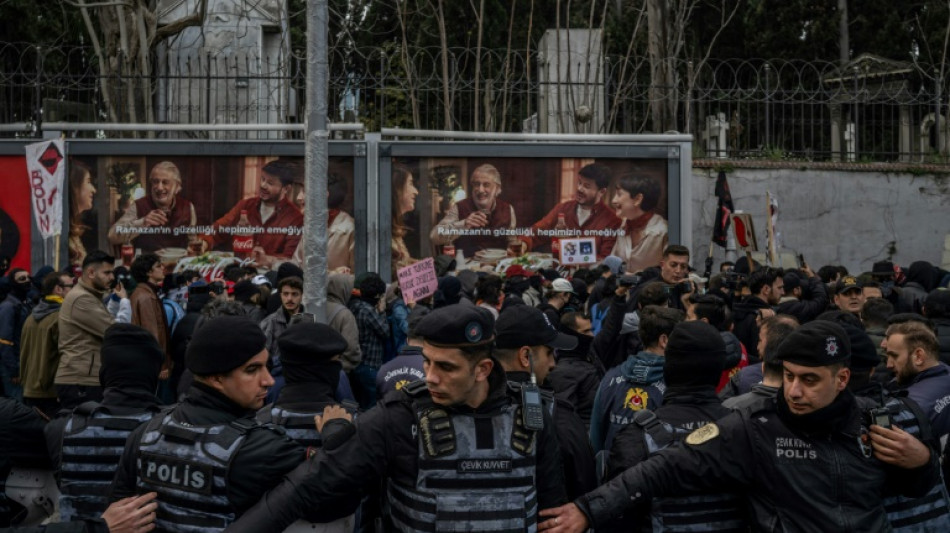 Turquie : le premier parti d'opposition convoque son grand rassemblement
