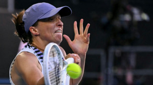 Swiatek in cruise control to make Australian Open third round