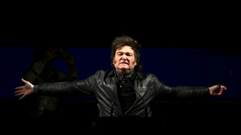 Argentine: Milei an I, entre stabilisation macro-&eacute;conomique et co&ucirc;t social