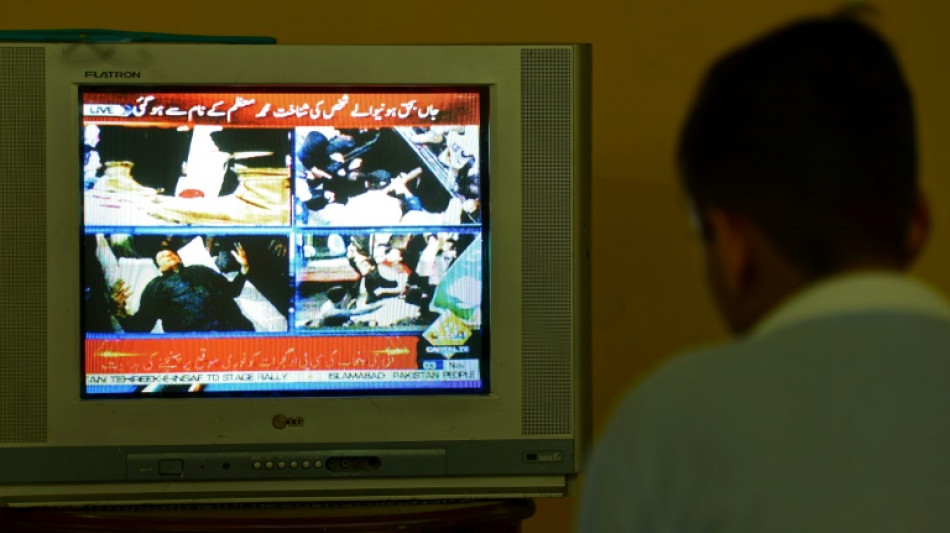 Imran Khan, l'ex-champion de cricket et Premier ministre survit &agrave; une tentative d'assassinat