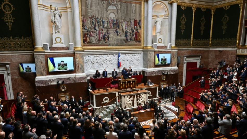 L'Ukraine au coeur de la pr&eacute;sidentielle, Zelensky implore l'aide de la France 