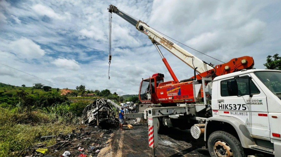 Aumentan a 41 los muertos por el accidente de &oacute;mnibus en Brasil
