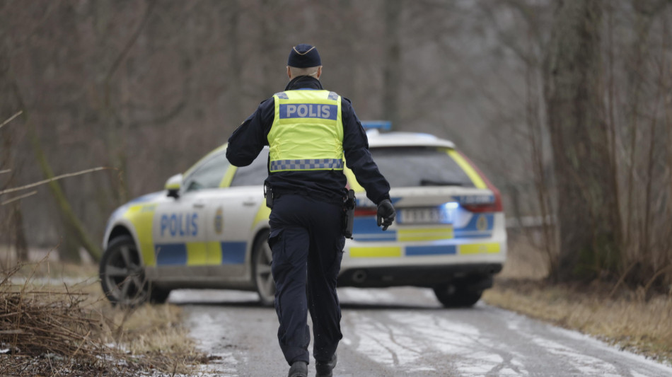 Media Svezia, autore dell'attacco alla scuola si &egrave; sparato