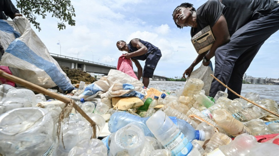 A Abidjan, des initiatives citoyennes face au fl&eacute;au de la pollution plastique