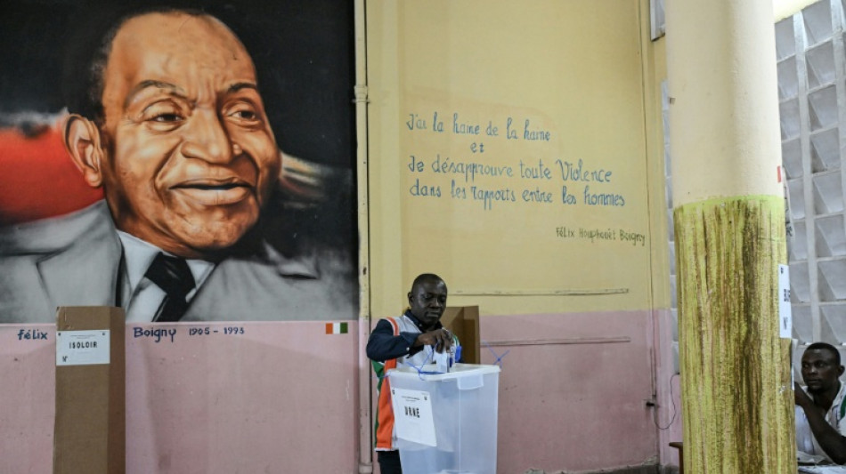 Pr&eacute;sidentielle ivoirienne: r&eacute;sultats finaux attendus lundi, Ouattara vers un score &eacute;crasant 