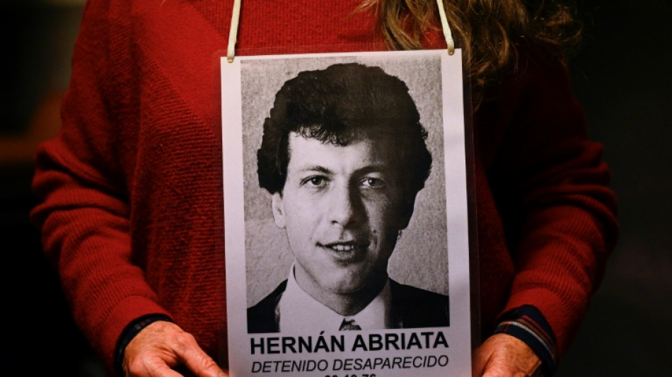 Argentine: un tortionnaire pr&eacute;sum&eacute; de la dictature, extrad&eacute; de France, jug&eacute; 46 ans apr&egrave;s