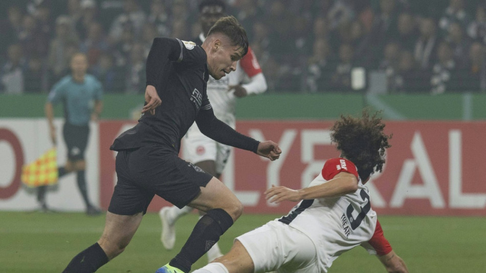 Zweiter Platzverweis: Toppm&ouml;ller sch&uuml;tzt spendablen Theate