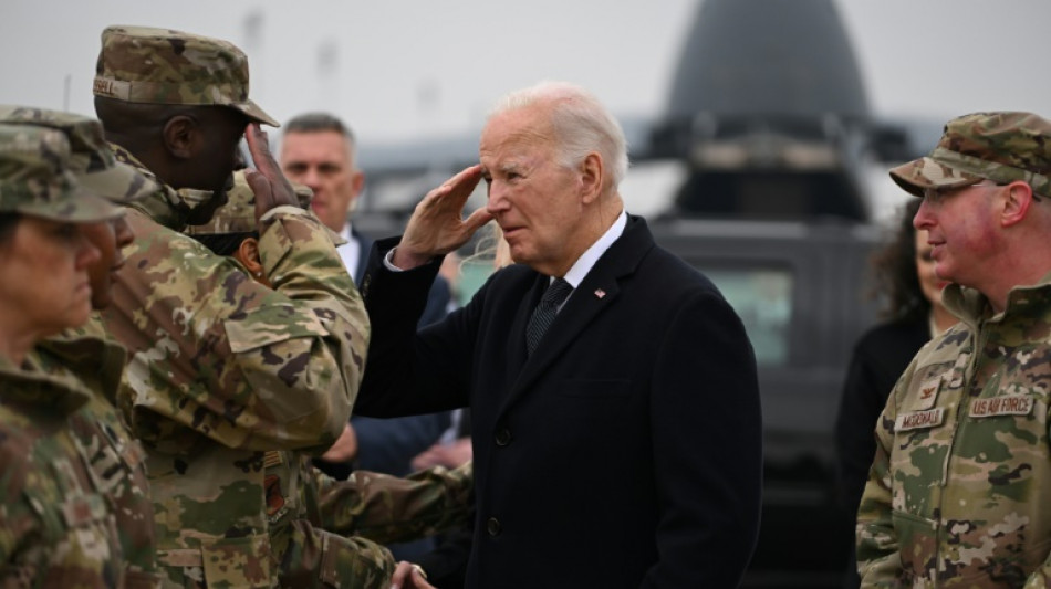 Biden assiste &agrave; chegada nos EUA dos tr&ecirc;s soldados mortos na Jord&acirc;nia