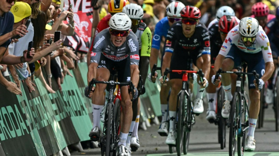 Tour de France: abandon du sprinteur belge Jasper Philipsen après une lourde chute