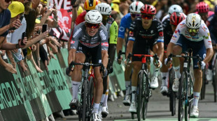 Tour de France: abandon du sprinteur belge Jasper Philipsen après une lourde chute