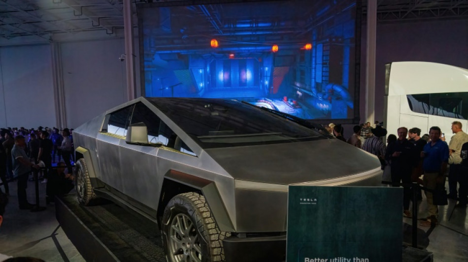 Musk s'attaque au juteux march&eacute; des pick-ups avec son nouveau Cybertruck