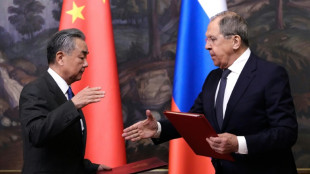 China, lista para asumir un "papel constructivo" en el conflicto en Ucrania, afirma su canciller 