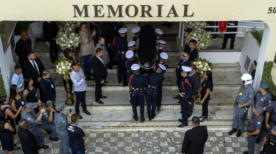 Pele an letzter Ruhest&auml;tte eingetroffen