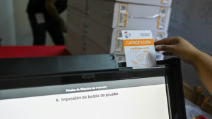 Le Paraguay vote en une pr&eacute;sidentielle serr&eacute;e, possible basculement &agrave; gauche