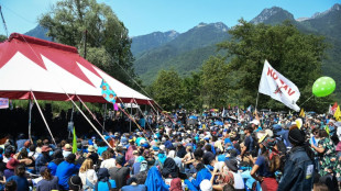 Les opposants au Lyon-Turin se rassemblent malgr&eacute; l'interdiction