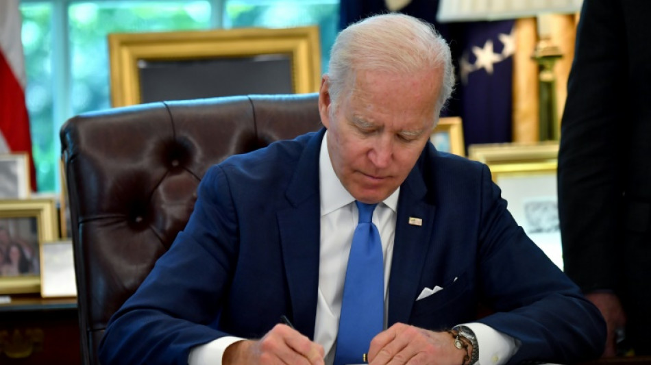 Biden unterzeichnet neues Gesetz f&uuml;r schnellere Waffenlieferungen an Ukraine