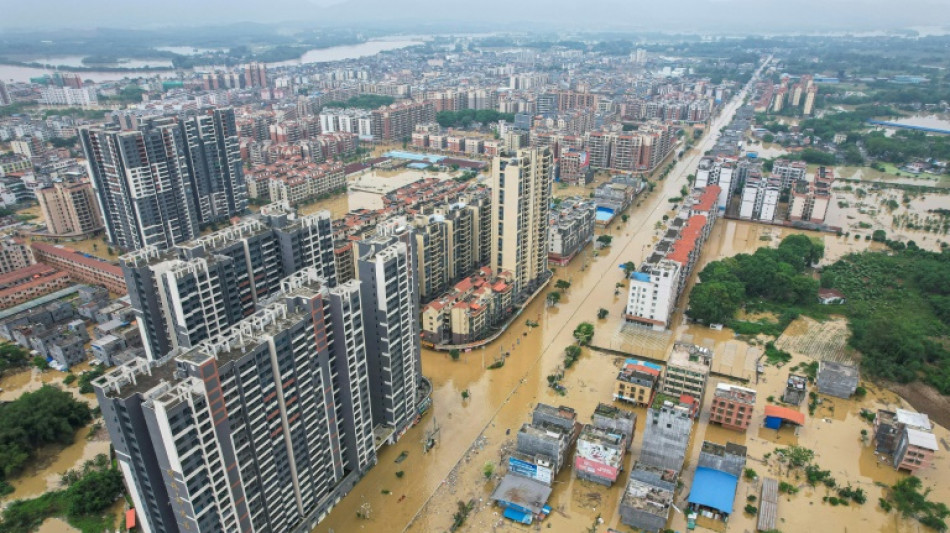 Schwere &Uuml;berschwemmungen im S&uuml;den Chinas: Zehntausende in Sicherheit gebracht