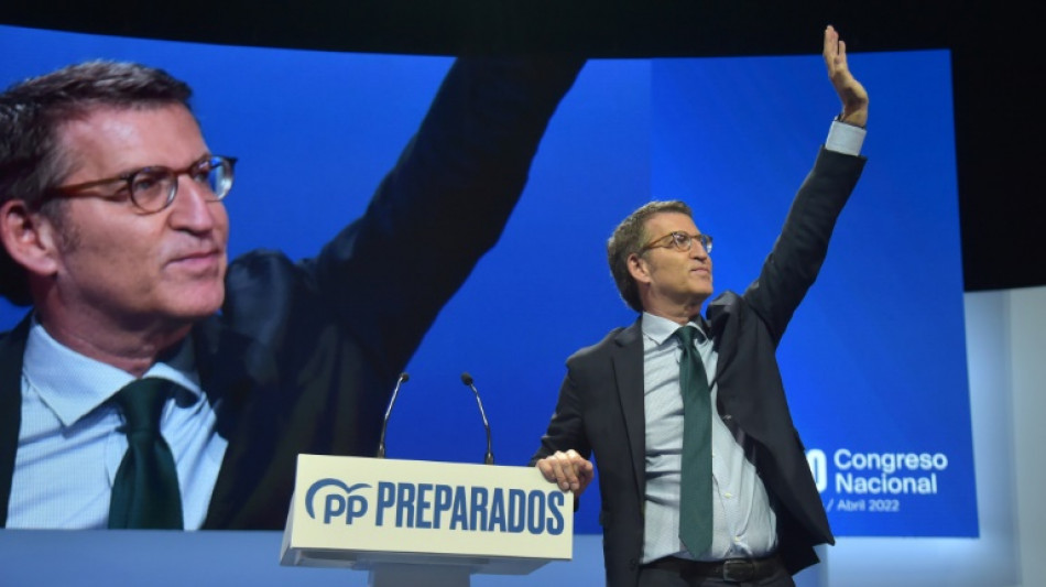 Espagne: le nouveau leader de la droite appelle &agrave; l'unit&eacute; du parti pour battre les socialistes