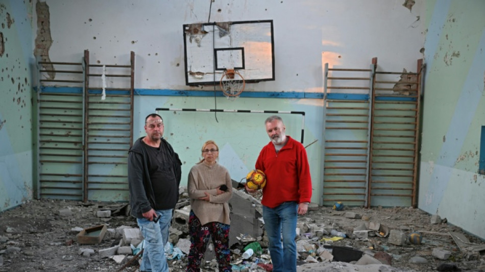 Conspiranoicos viajan al coraz&oacute;n de la guerra en Ucrania que creen imaginaria