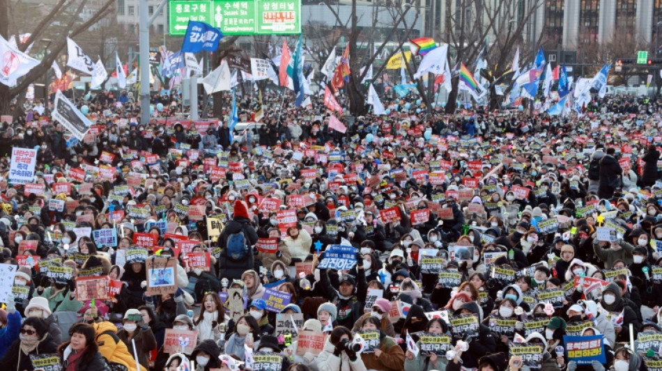 Cor&eacute;e du Sud: le pr&eacute;sident d&eacute;chu accus&eacute; d'avoir autoris&eacute; l'arm&eacute;e &agrave; ouvrir le feu pour imposer la loi martiale