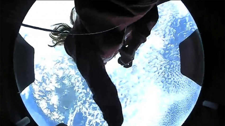 SpaceX apronta la primera misi&oacute;n espacial tripulada que sobrevolar&aacute; polos terrestres