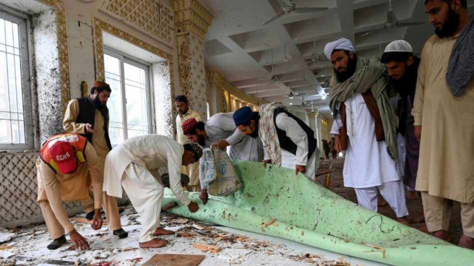 Homem-bomba deixa seis mortos em tradicional escola no Paquist&atilde;o