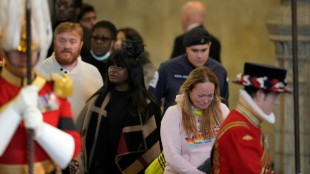 Derni&egrave;res heures pour s'incliner devant Elizabeth II avant les fun&eacute;railles du si&egrave;cle