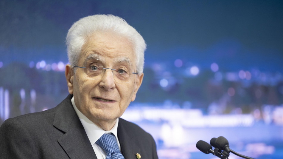 Mattarella, equit&agrave; per salari migranti, si rispetti Carta